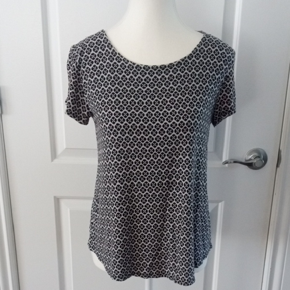 Alfani Black and White Geometric Short Sleeve Top